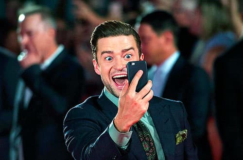 Justin Timberlake taking a selfie.